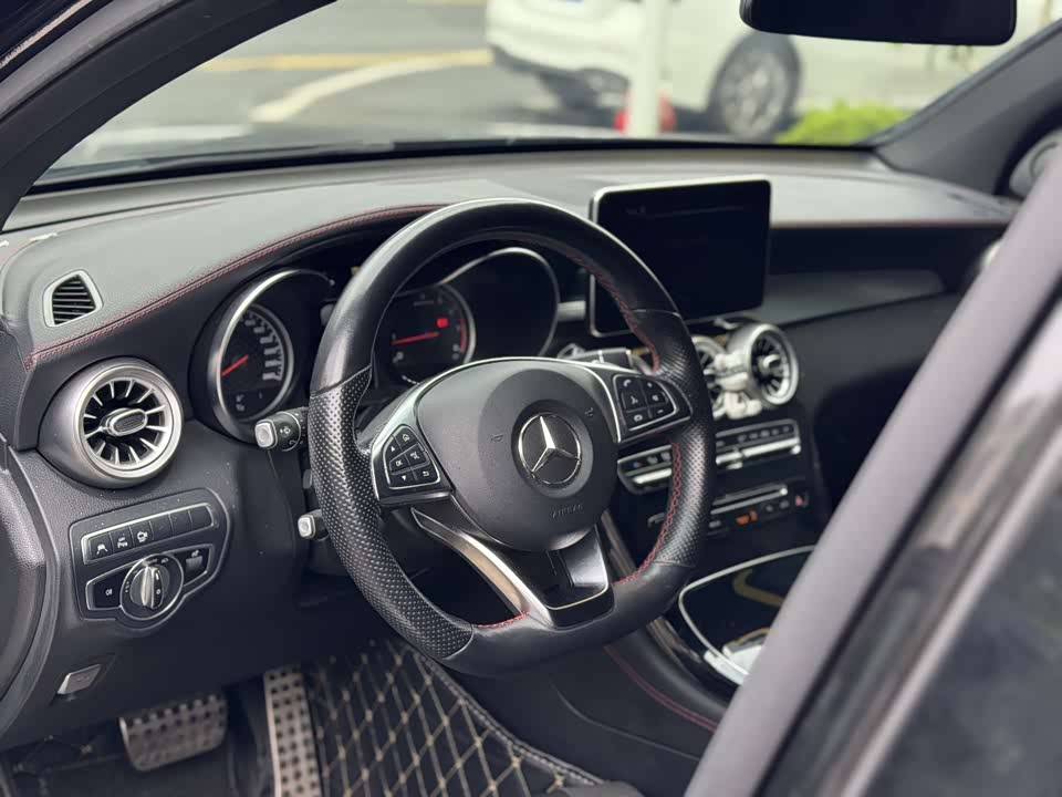 Mercedes-Benz GLC Coupe AMG Mercedes-Benz GLC Coupe AMG