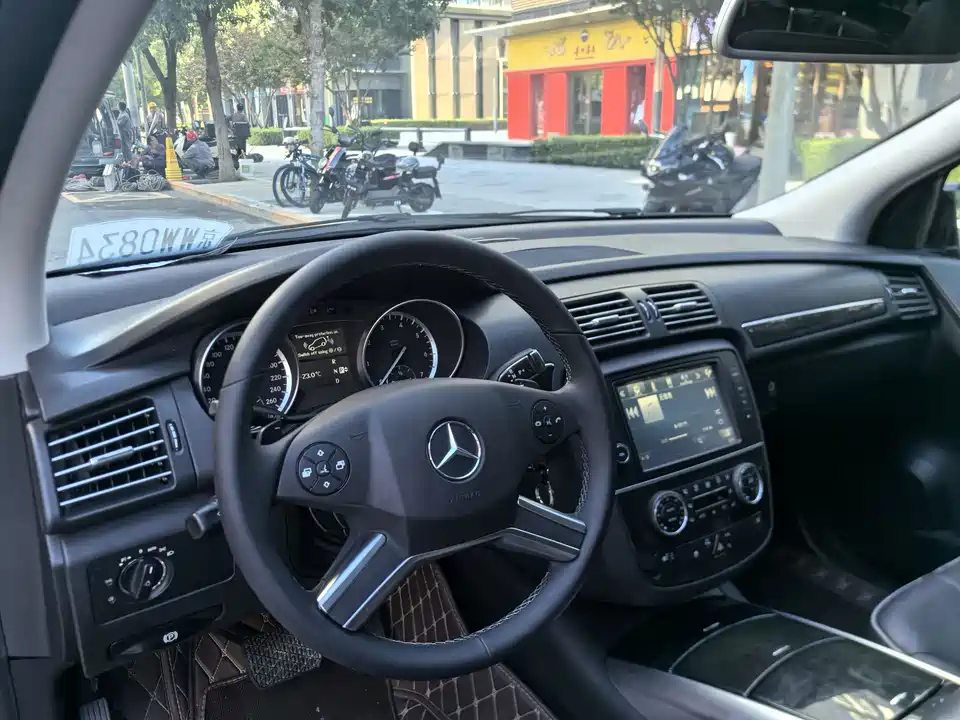 Mercedes-Benz R-class