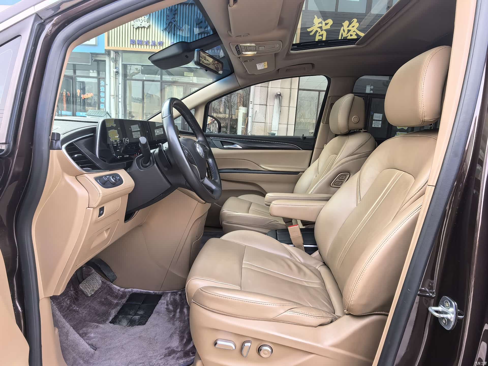Buick GL8, 2021 4