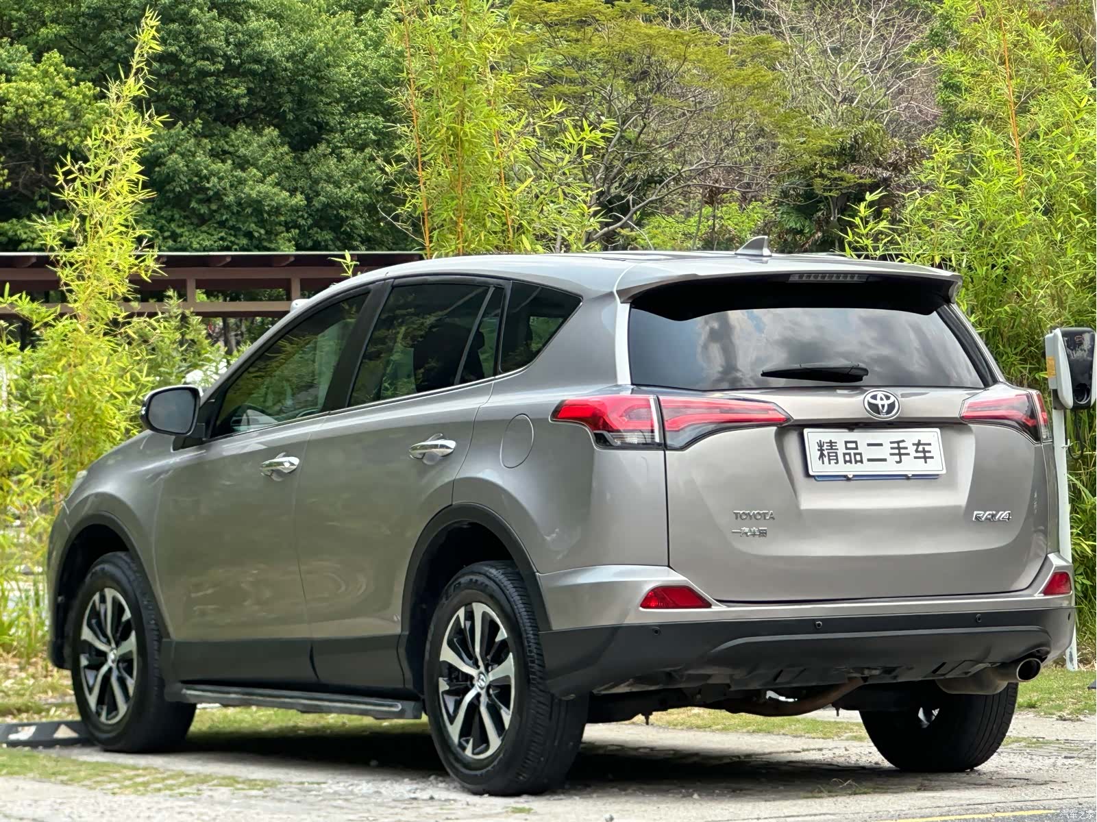 Toyota RAV4, 2019 4