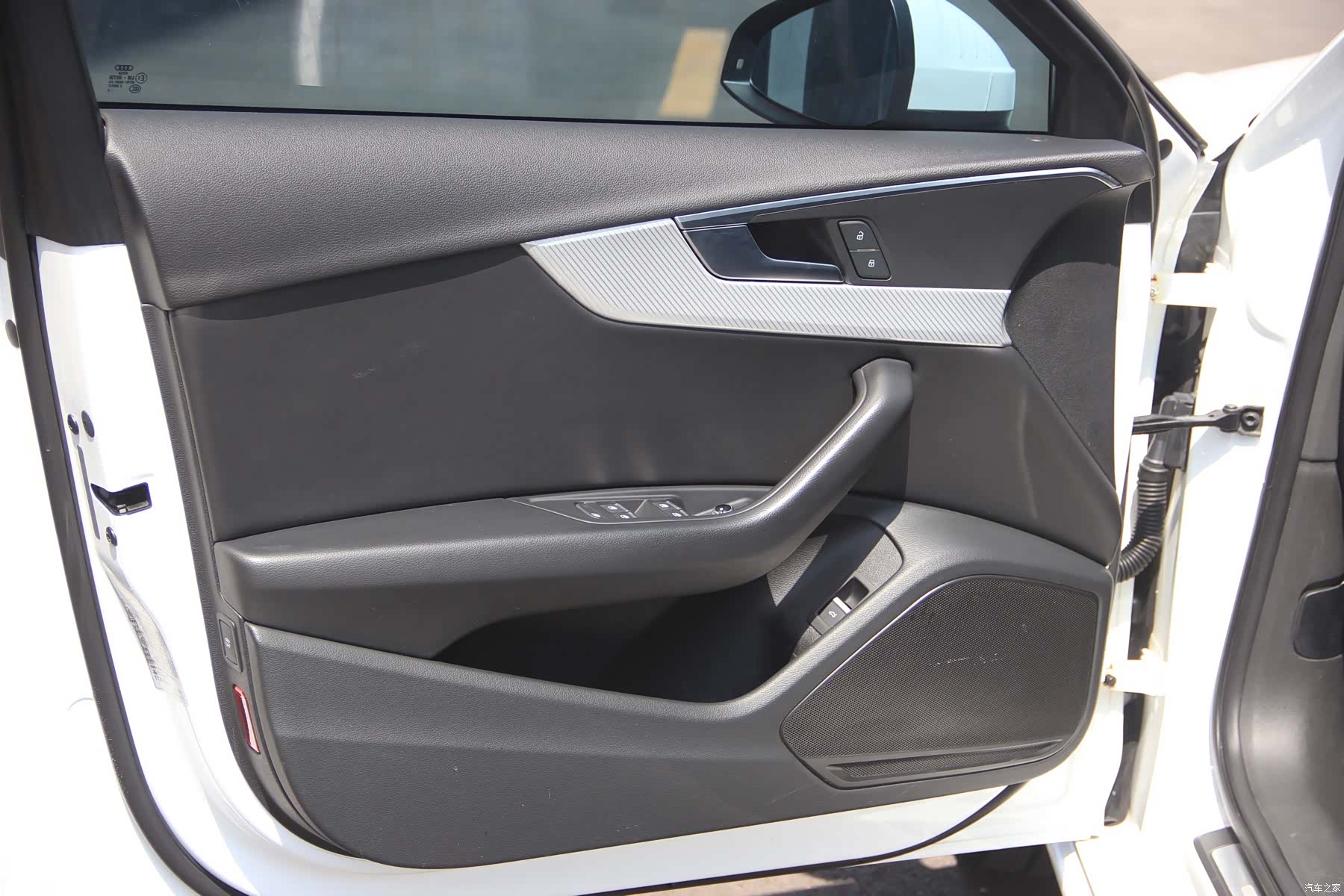 Audi A4L, 2017 12