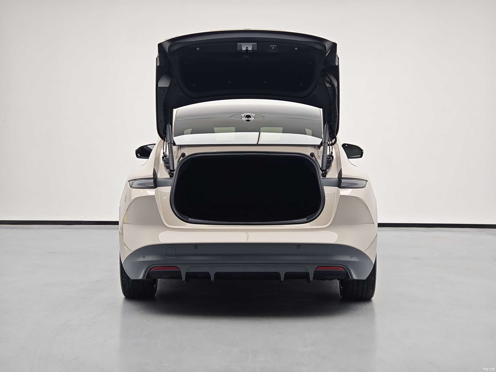 NIO ET5, 2022 14