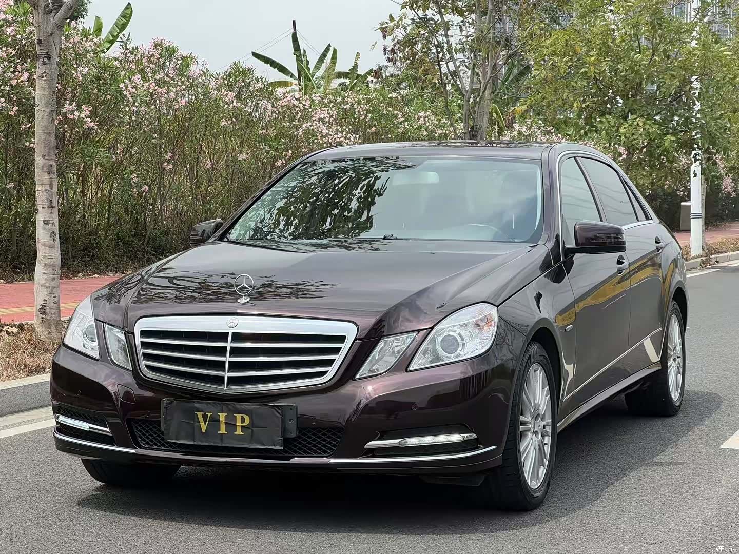 Mercedes-Benz E-Class, 2012 1