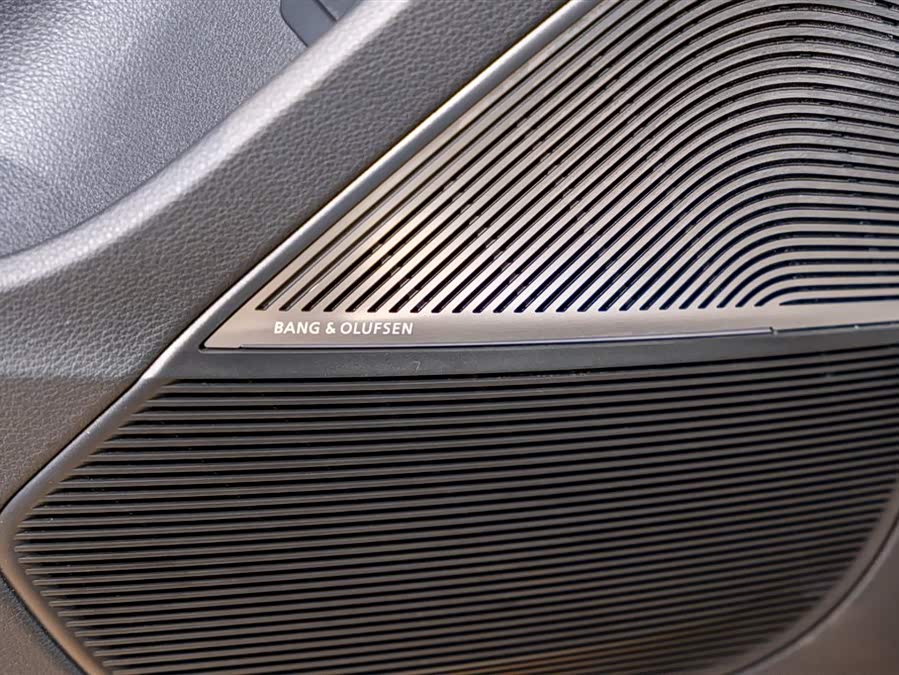 Audi SQ7 2024, фото 17