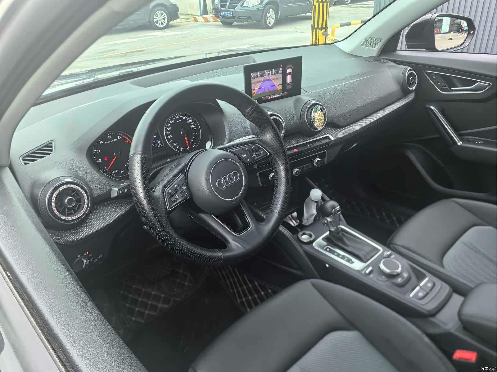 Audi Q2L, 2021 все фото