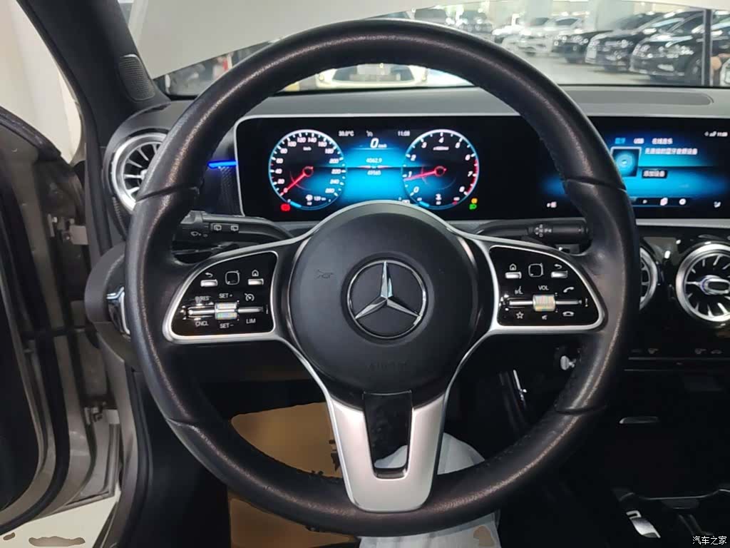Mercedes-Benz A-Class, 2020 11