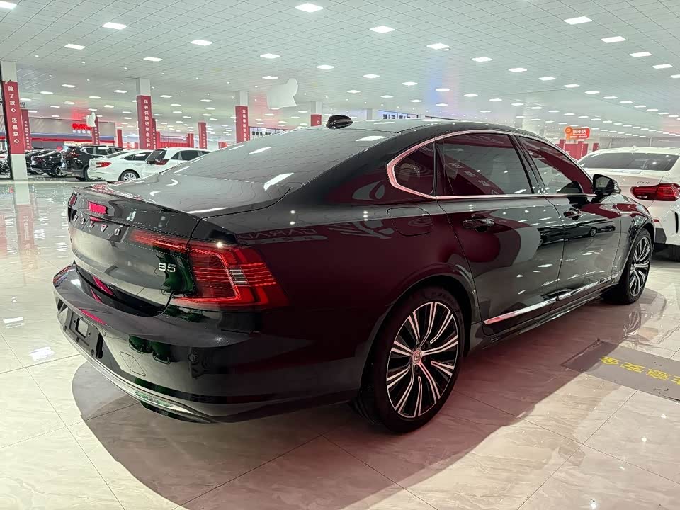 Volvo S90