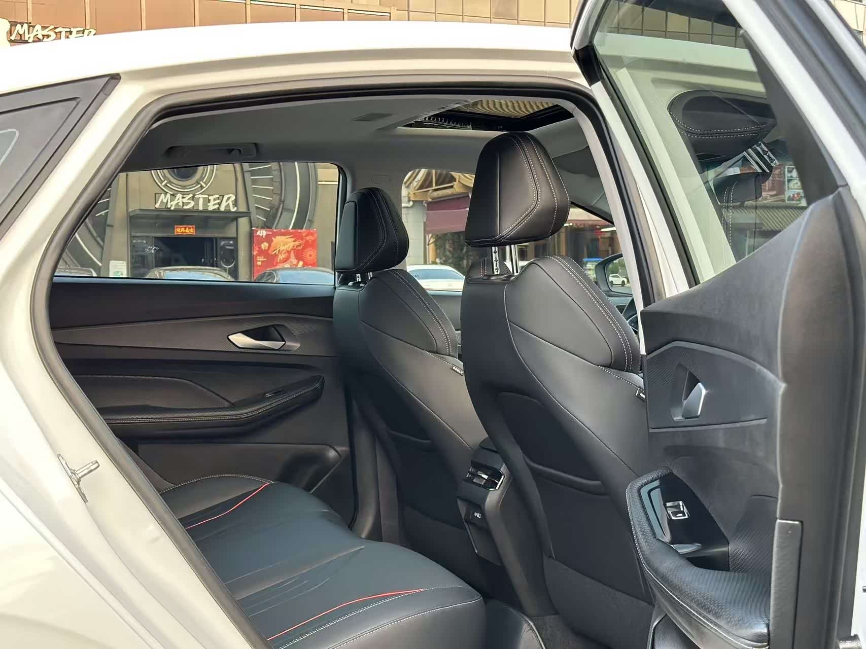 Geely Binray, 2025 13