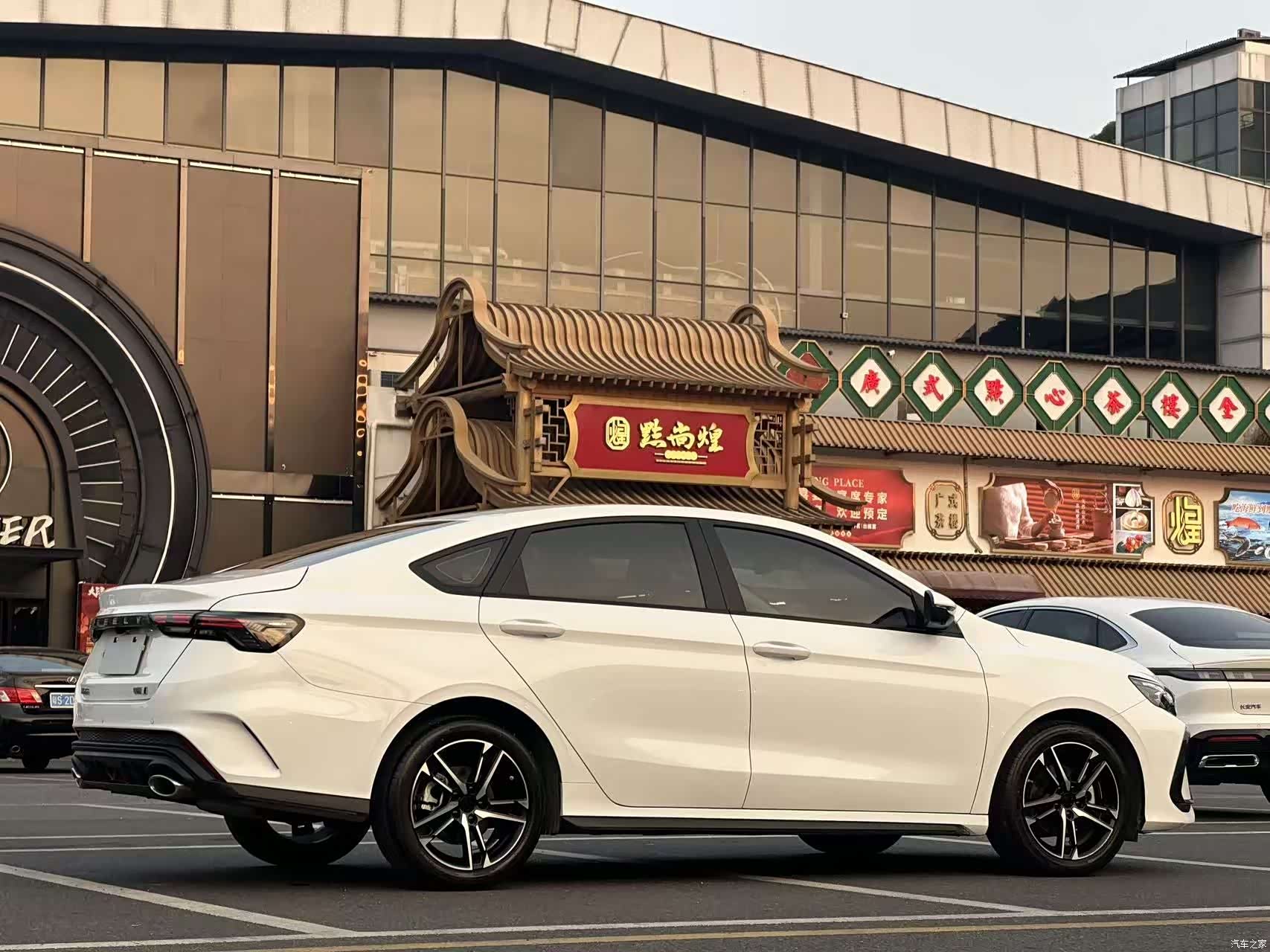 Geely Binray, 2025 14