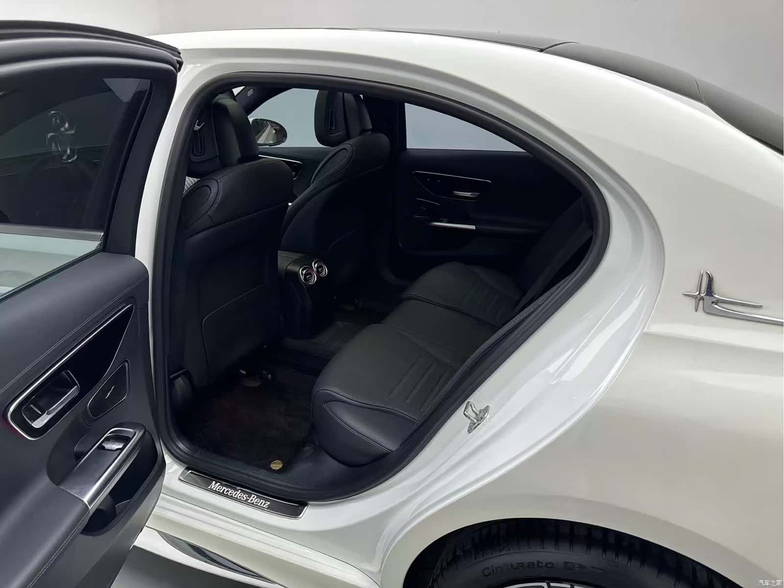 Mercedes-Benz C-Class, 2024 6