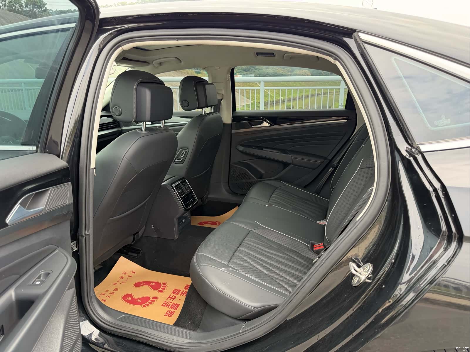 Volkswagen Passat, 2024 все фото