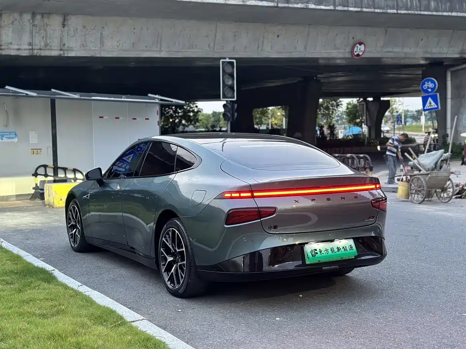 XPENG P7