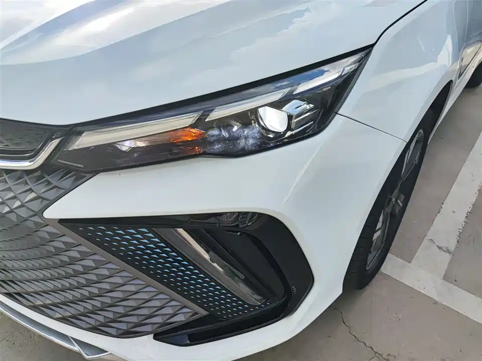 Geely Emgrand L HiP