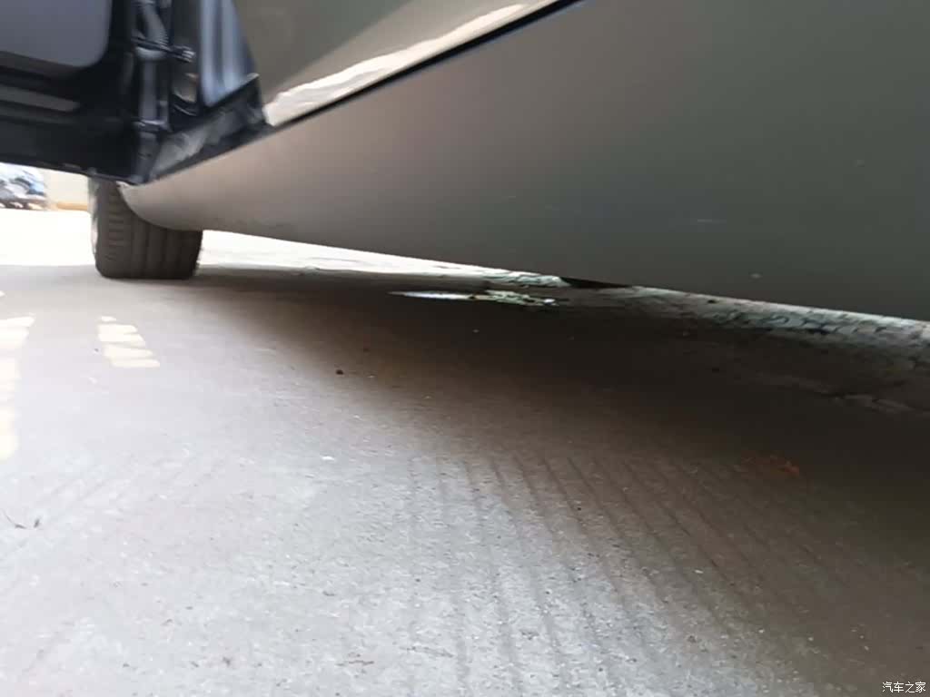 Tesla Model Y, 2023 22