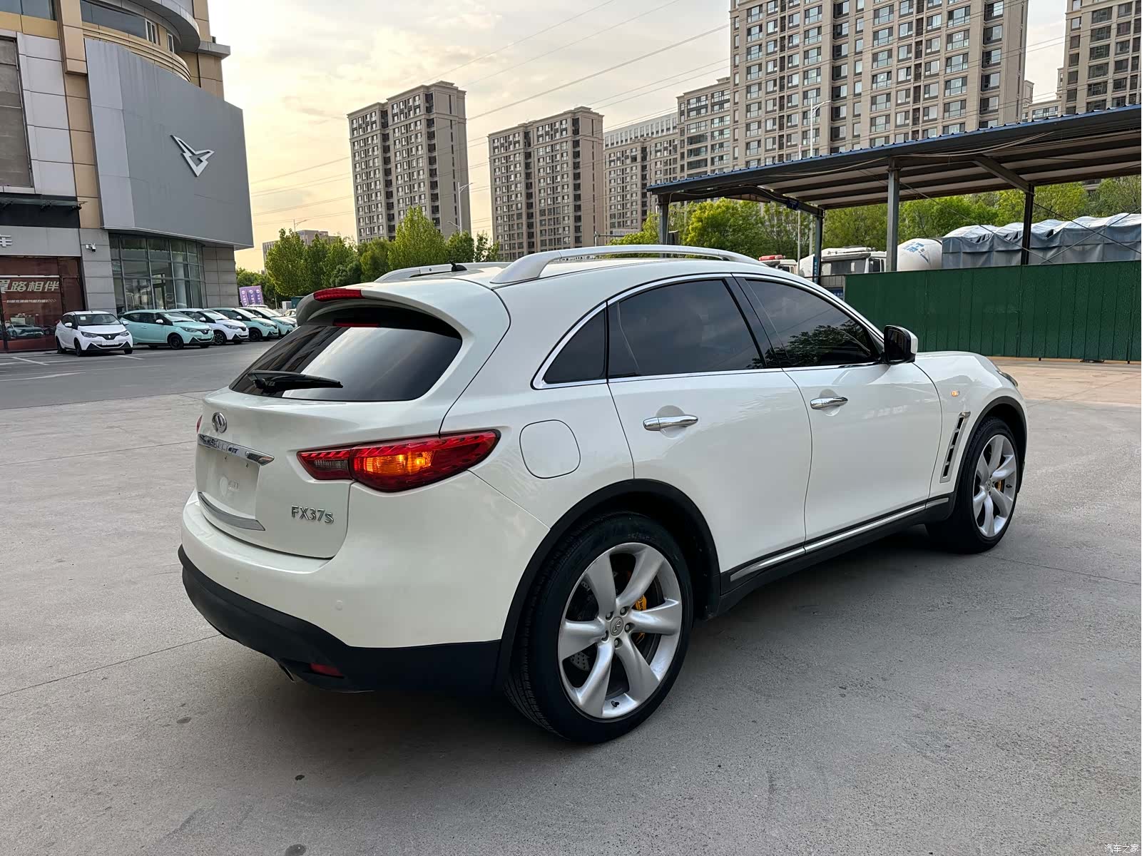 Infiniti FX37, 2013 6