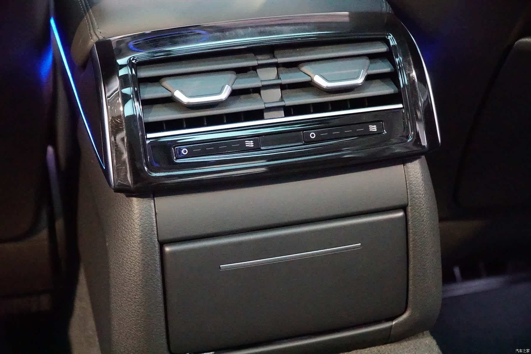Audi A8L, 2022 14