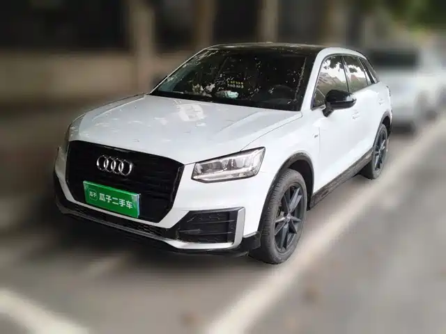 Audi Q2L 2020 — купить из Китая под заказ
