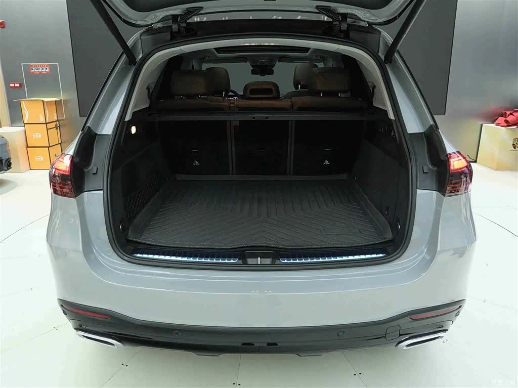 Mercedes-Benz GLE, 2024 28