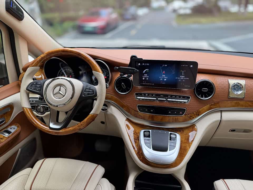 Mercedes-Benz V-class