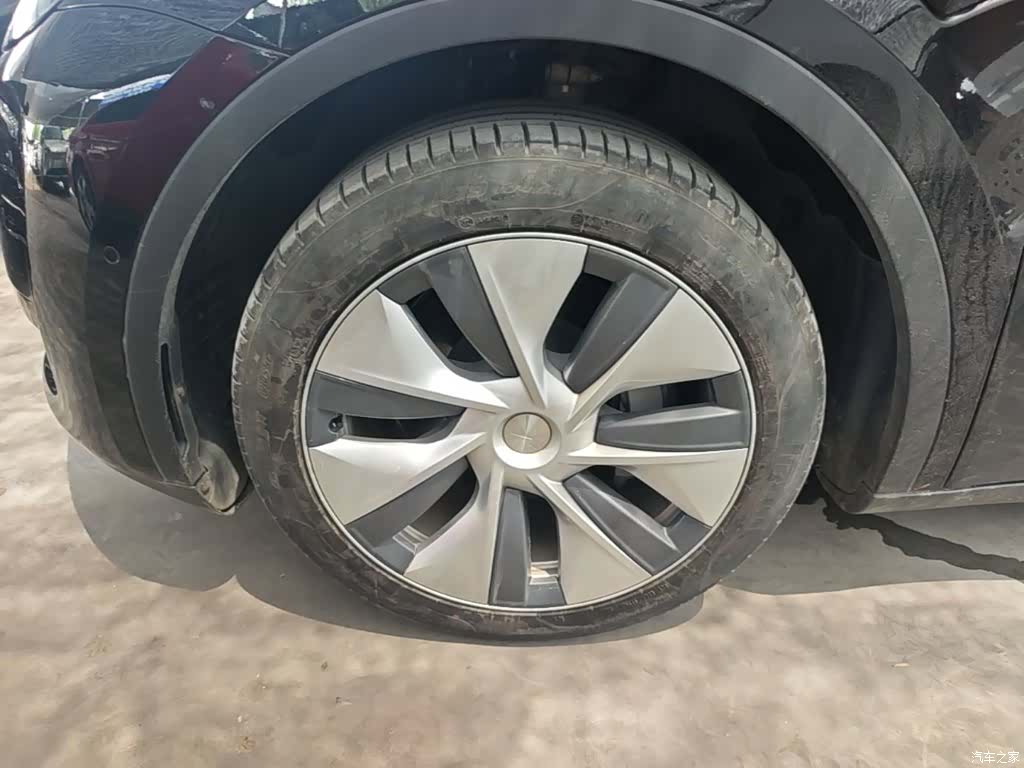 Tesla Model Y, 2023 23