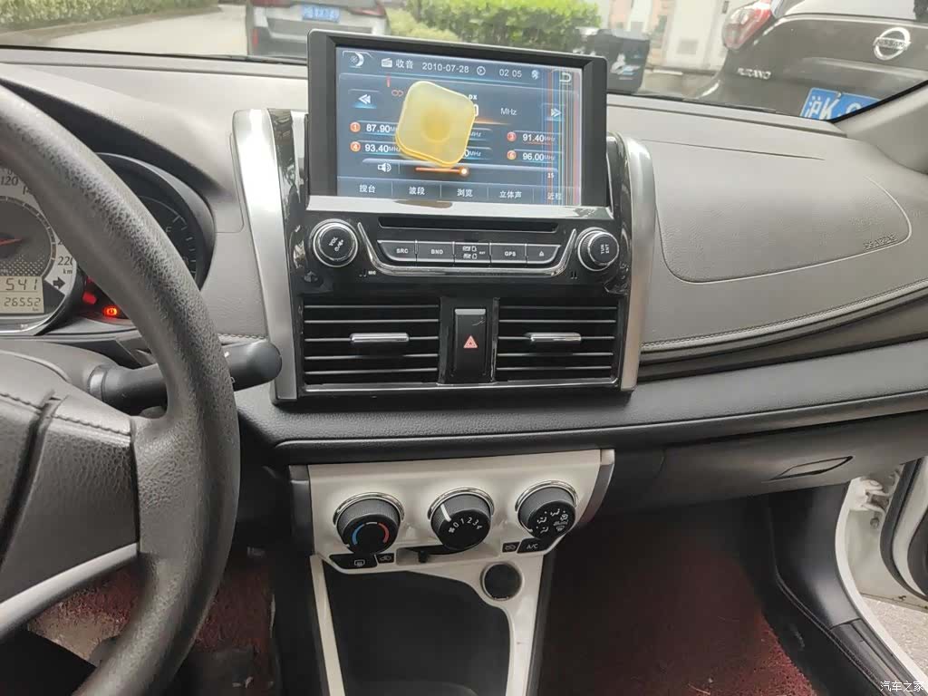 Toyota YARiS L, 2015 9