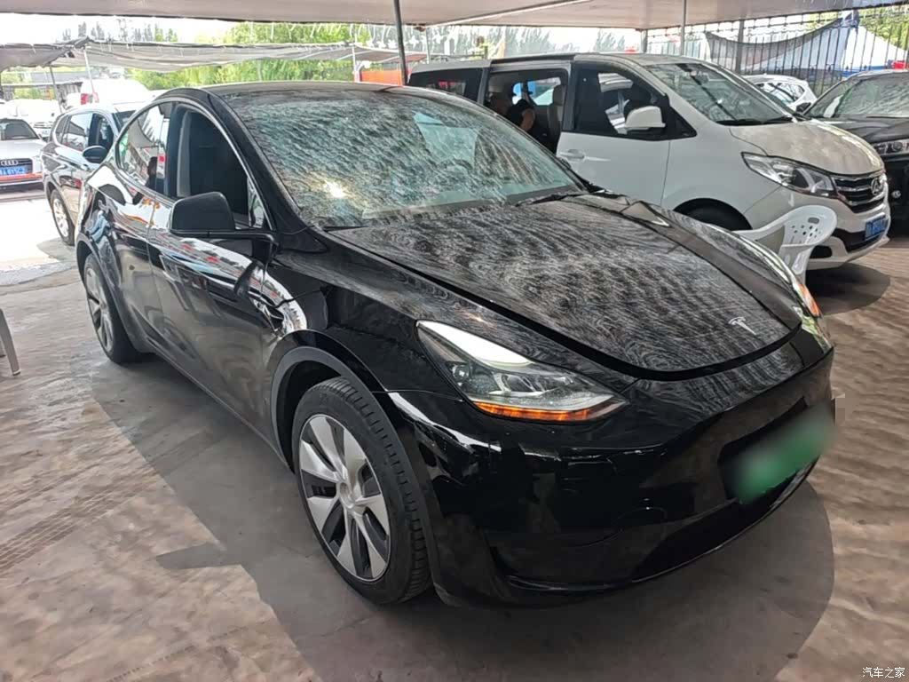 Tesla Model Y, 2023 4