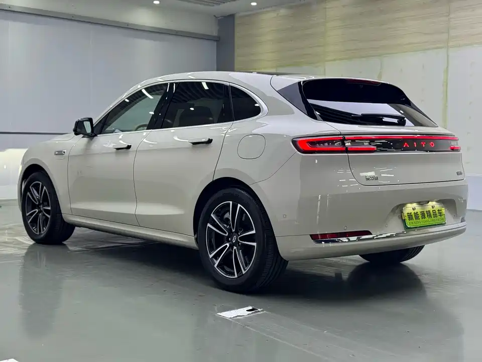 AITO Ask the world M5