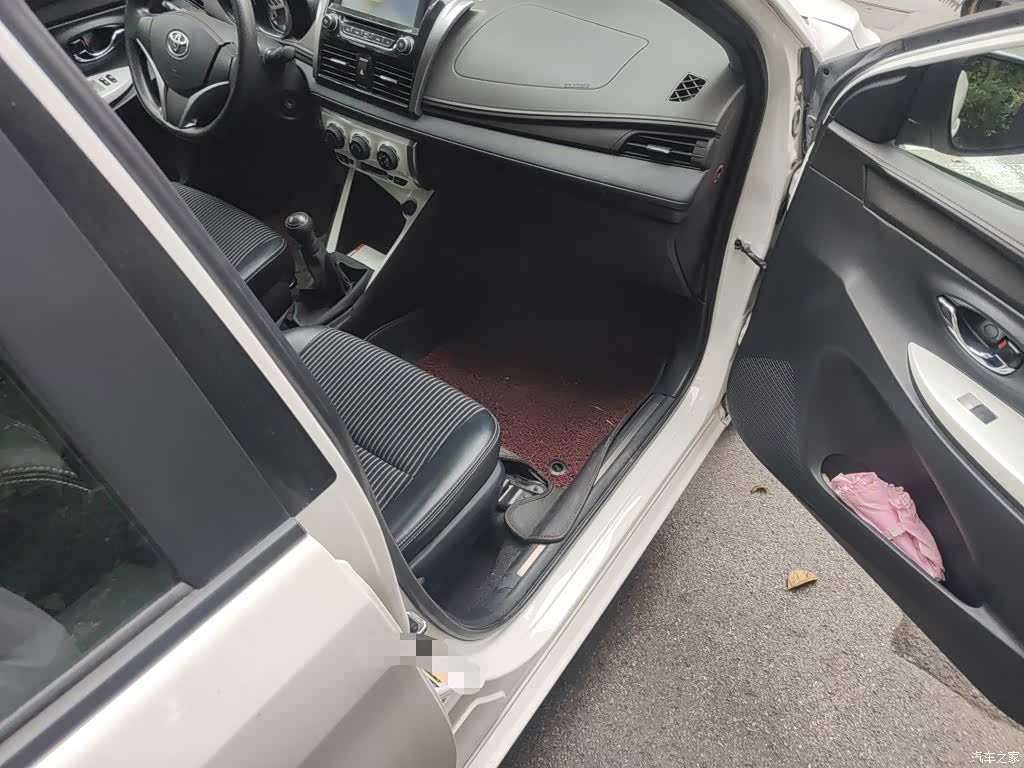 Toyota YARiS L, 2015 21