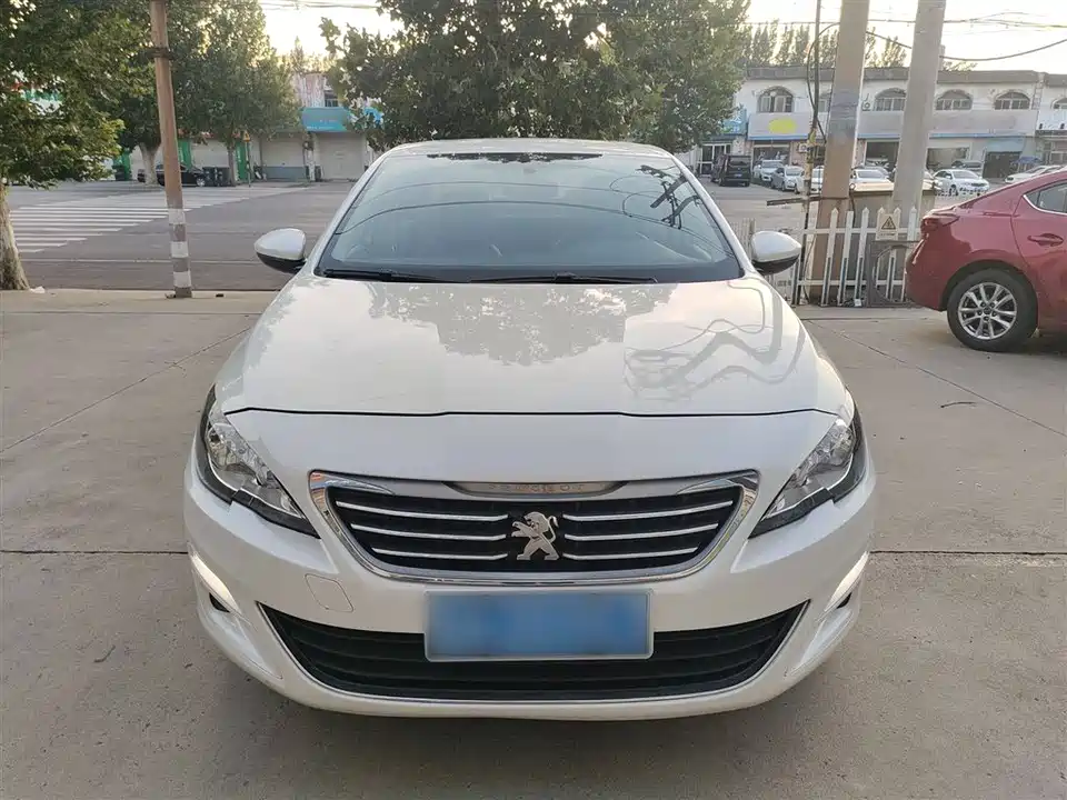 Peugeot 408