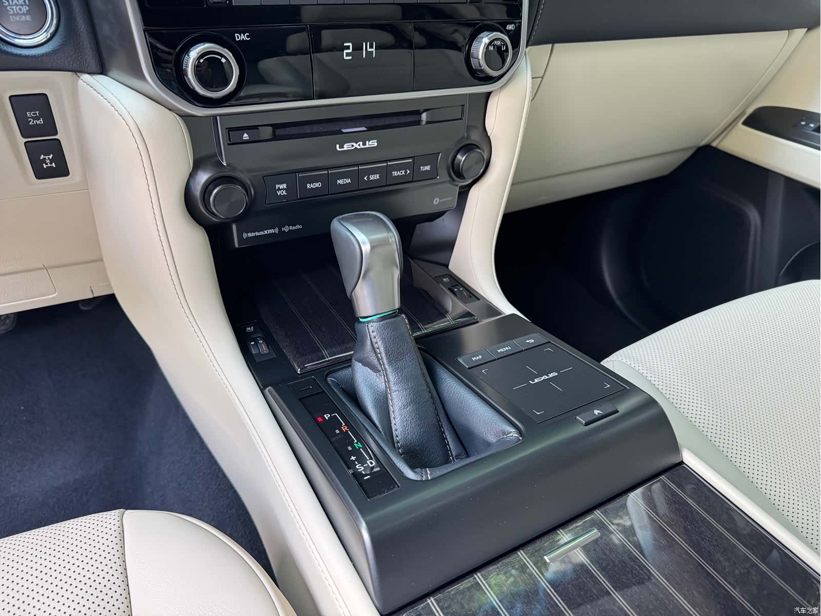 Lexus GX, 2025 12