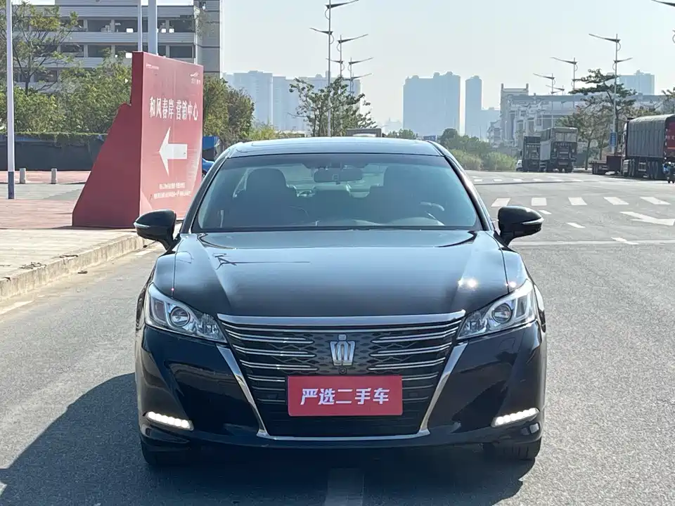 Toyota crown