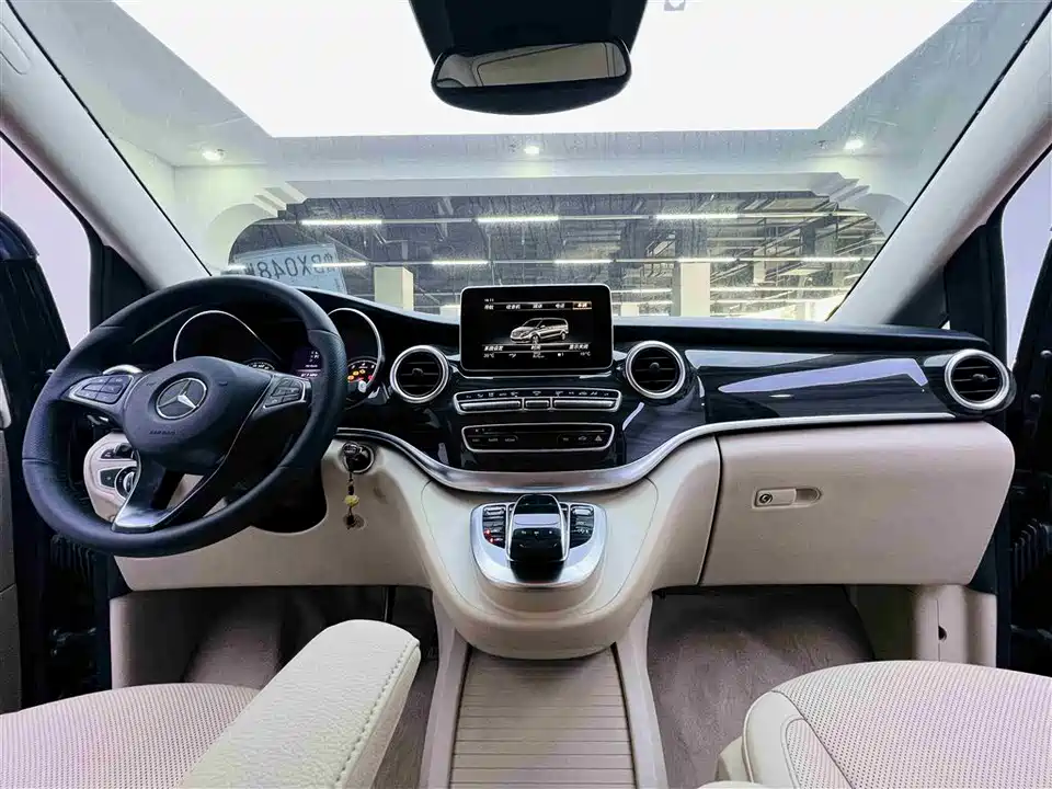 Mercedes-Benz V-class