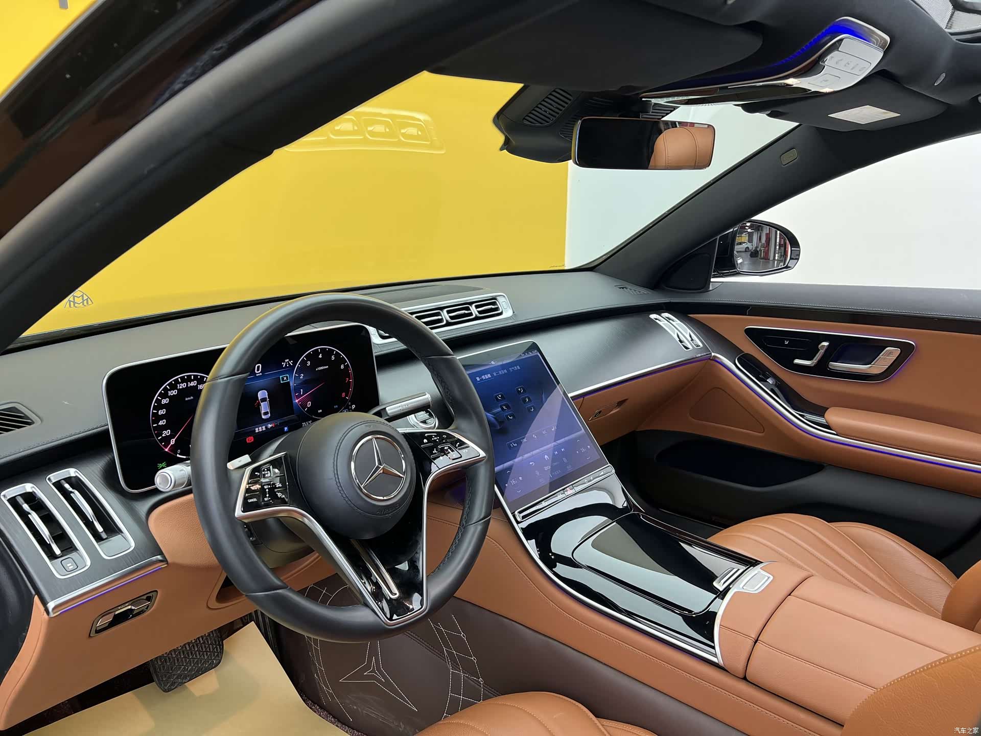 Mercedes-Benz S-Class, 2023 3