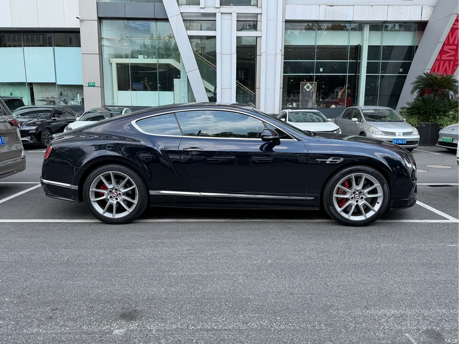 Bentley Continental GT, 2017 все фото