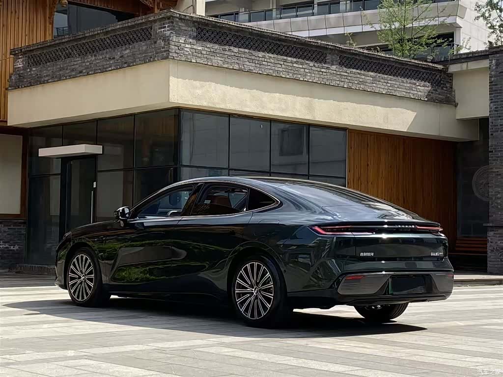 Geely 8, 2025 все фото