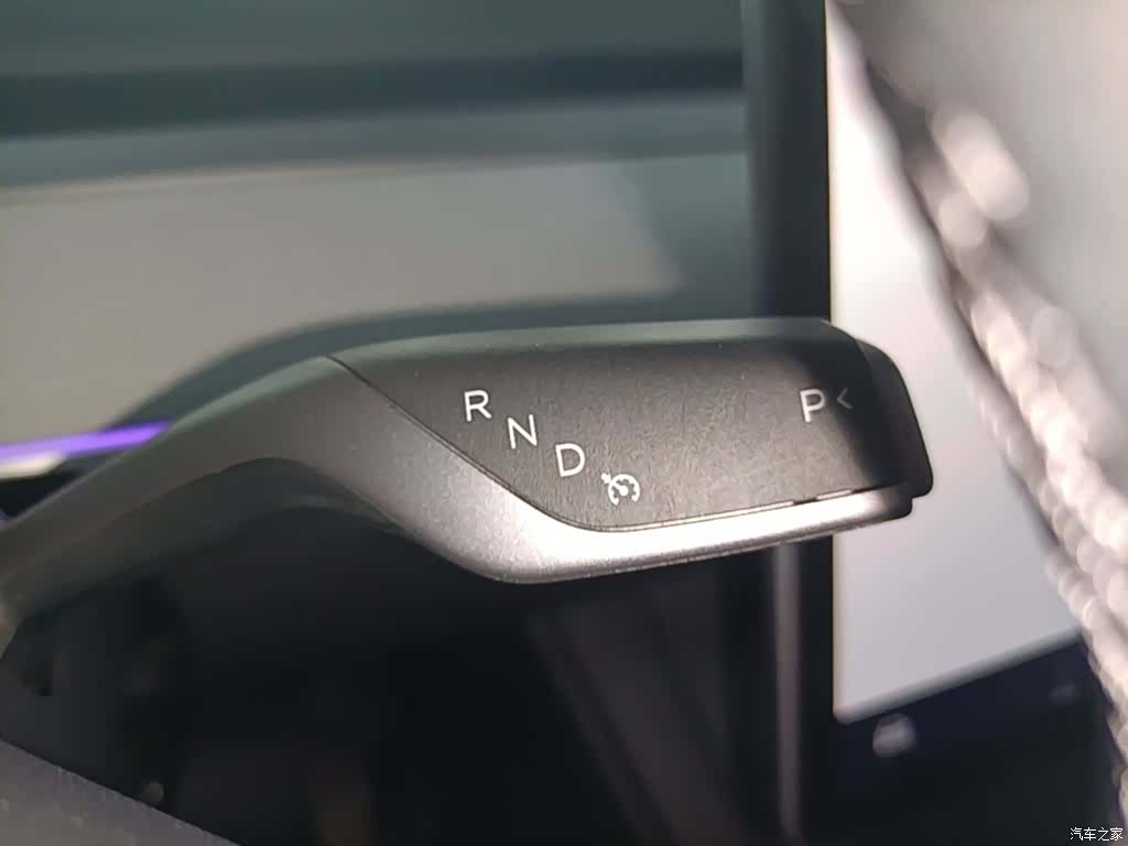 Tesla Model Y, 2024 14