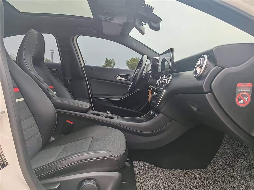 Mercedes-Benz Class A Mercedes-Benz Class A