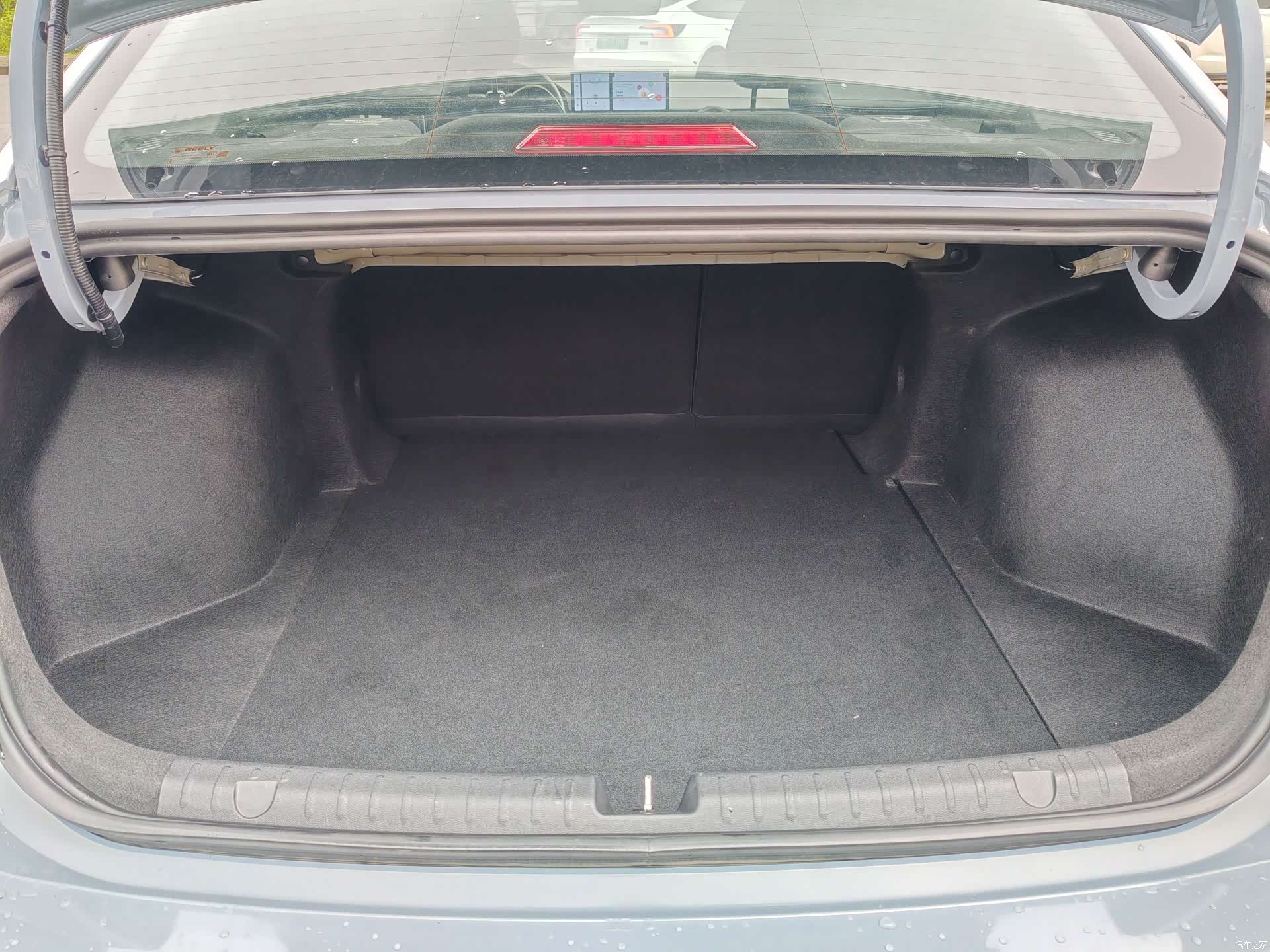 Geely Emgrand, 2023 12