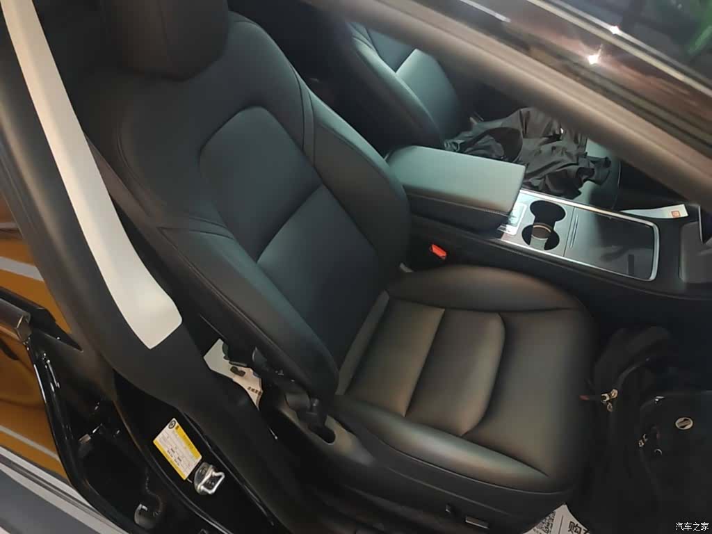 Tesla Model Y, 2023 20
