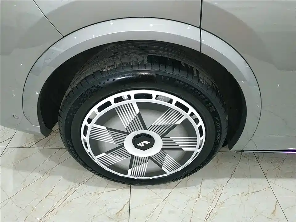 Li Auto Ideal L7