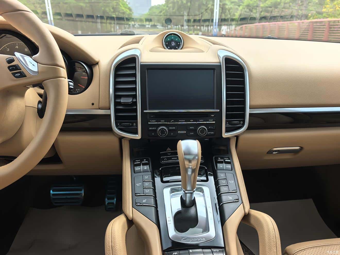 Porsche Cayenne, 2012 11