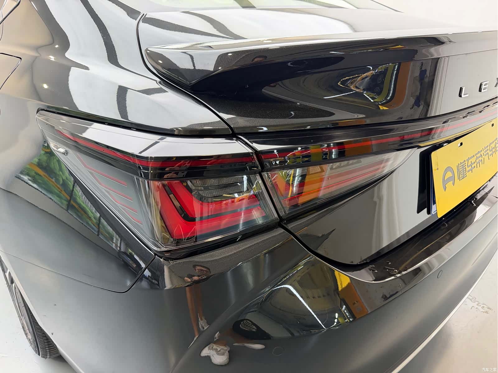 Lexus ES, 2026 10