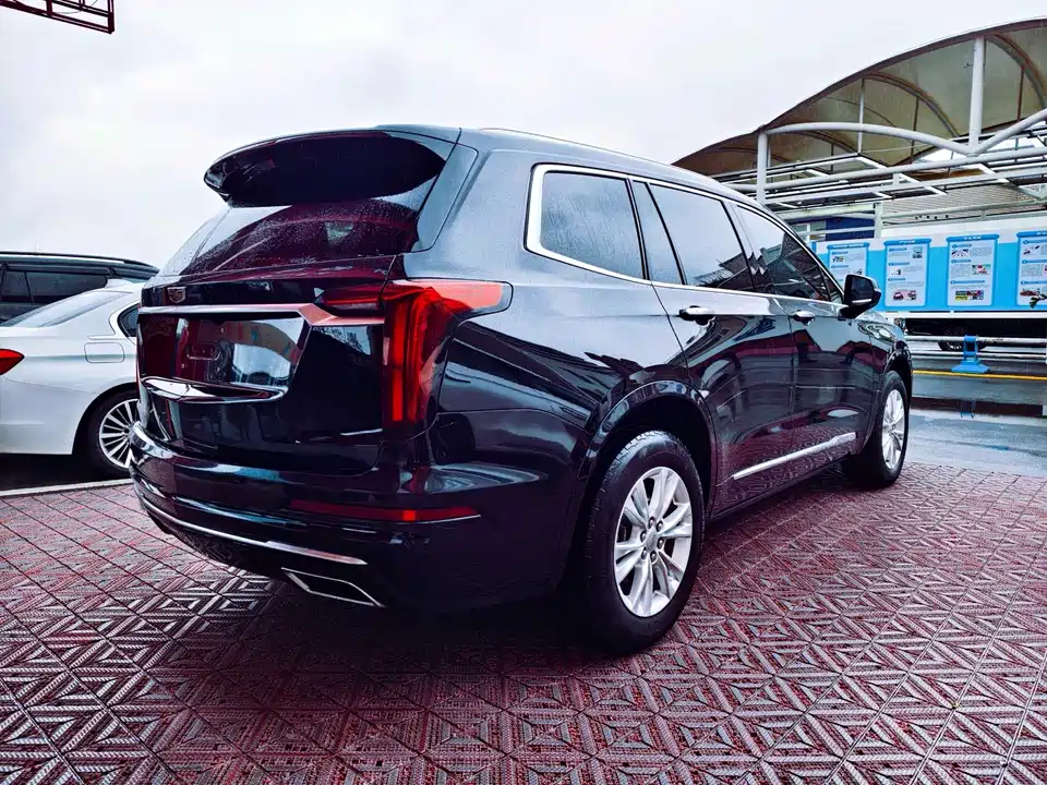 Cadillac XT6
