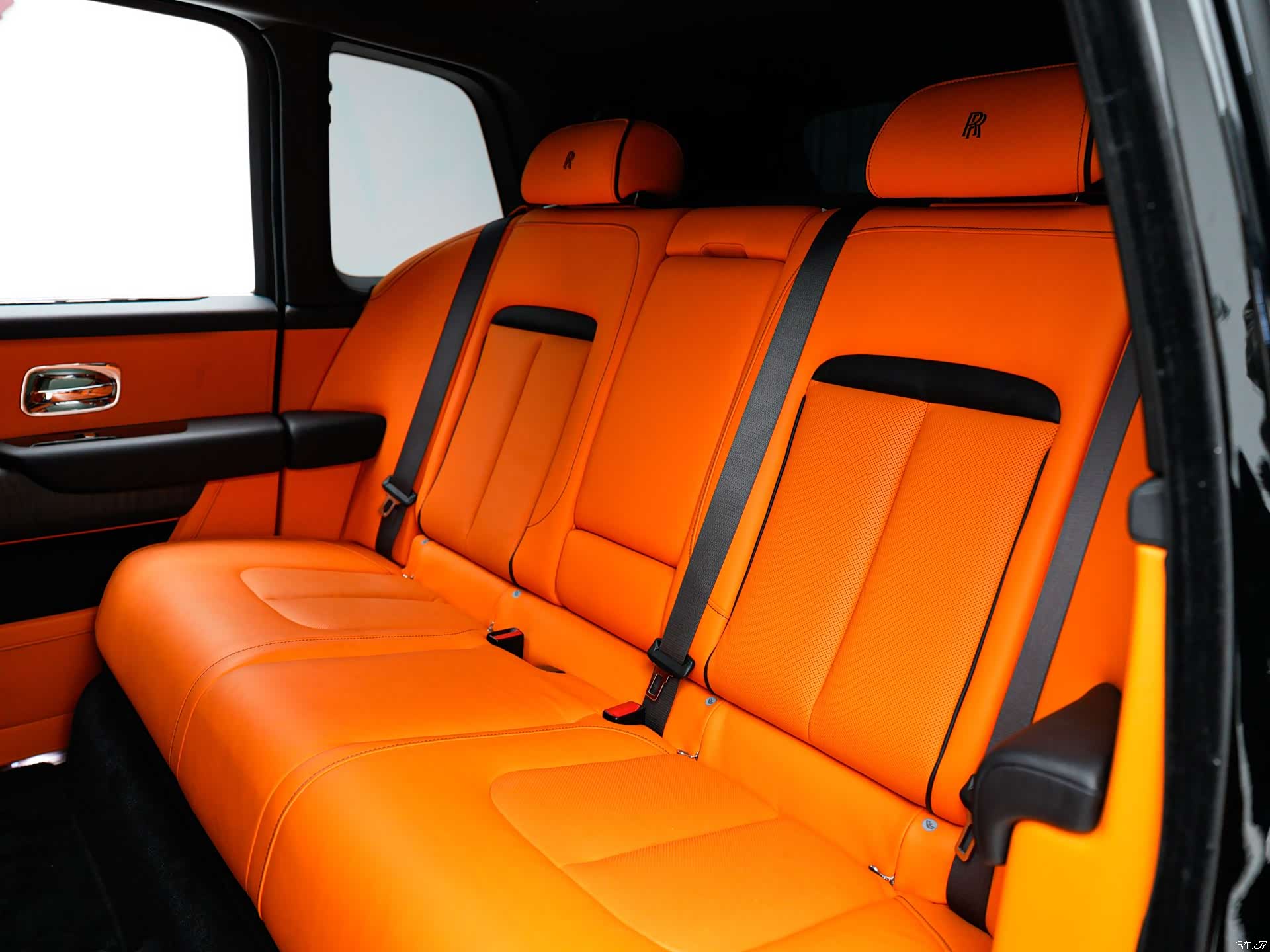 Rolls-Royce Cullinan, 2022 10