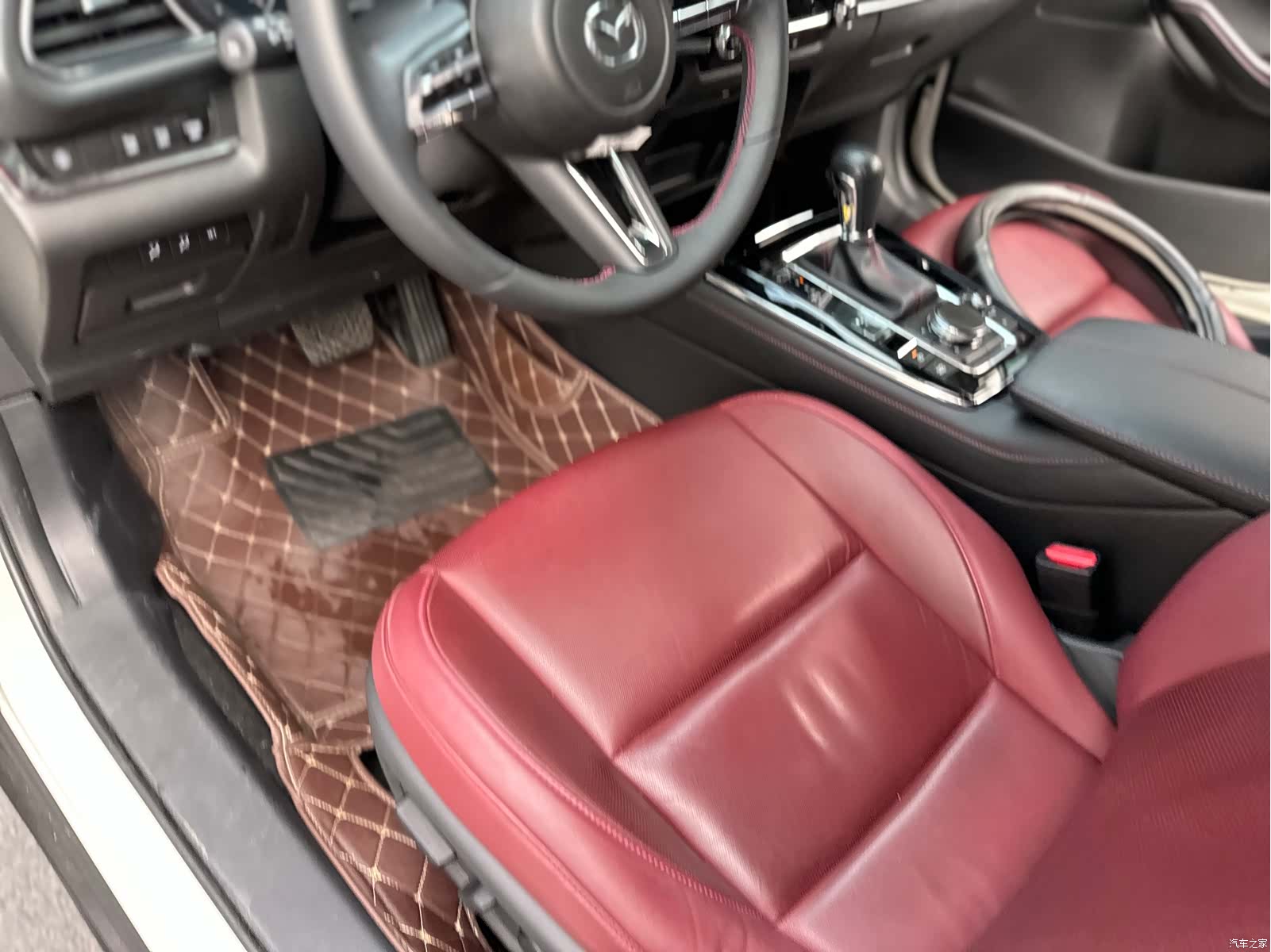 Mazda CX-30, 2024 10