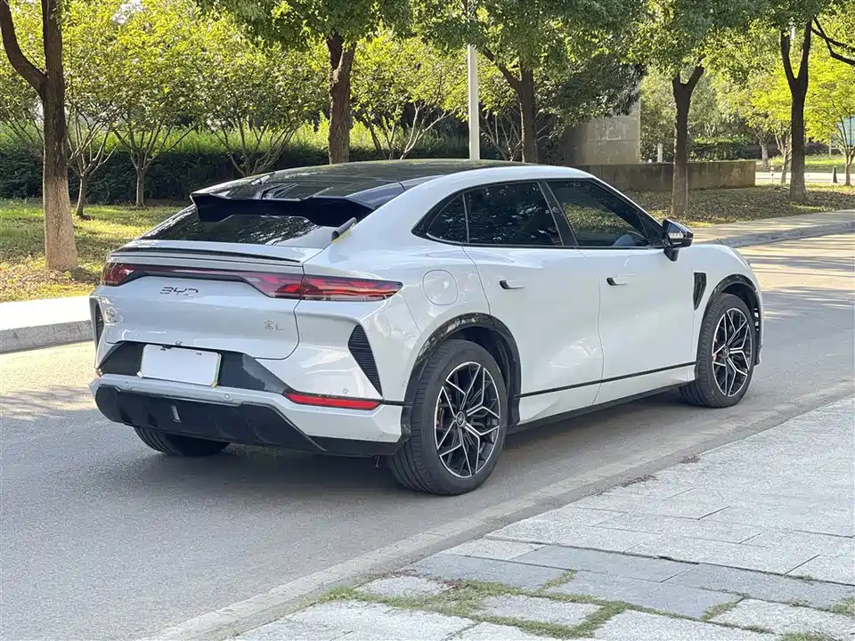 BYD Song L EV