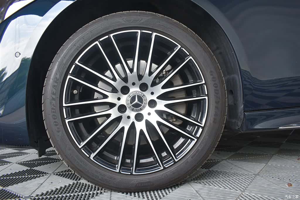 Mercedes-Benz C-Class, 2023 12