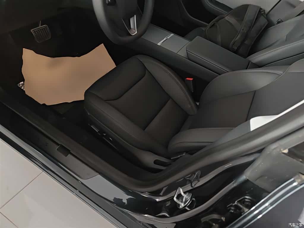 Tesla Model 3, 2026 15
