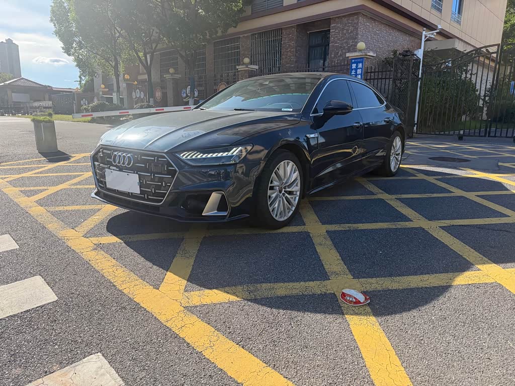 Audi A7L
