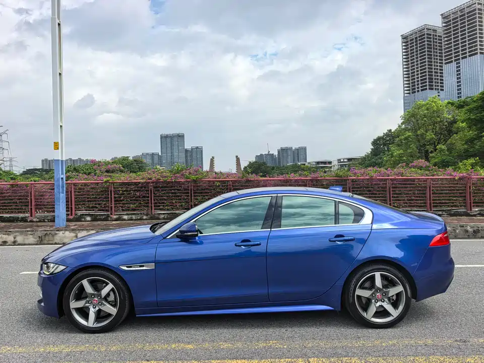 Jaguar XE